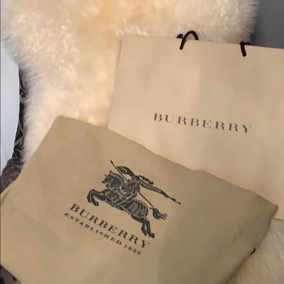 ❌SOLD❌New Burberry Storm Grey Leather Medium Tote - Picture 6 of 6